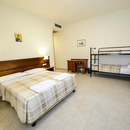 ホテル Casa Caburlotto ローマ